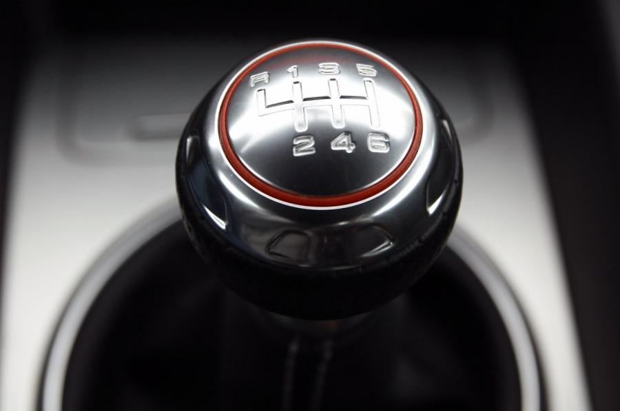 Детали интерьера Audi TT RS Coupe (8J) 2011 года  (NA) (фото 26 из 39)